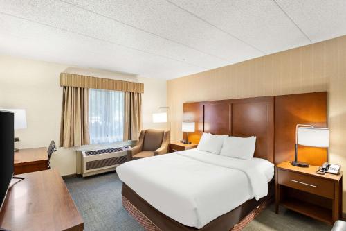 Comfort Inn White River Junction - image 11
