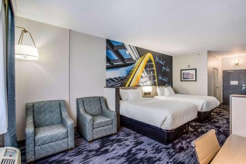 2 queen beds