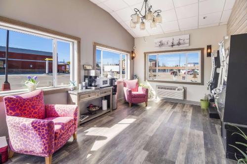 Rodeway Inn - image 9