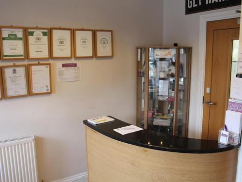 Front desk [24-hour]