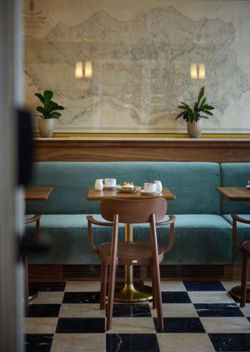 Duo Hotel Lisbon Curio Collection by Hilton - image 4