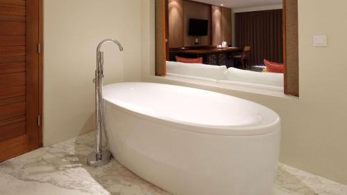 Junior Suite Double Bed image 10