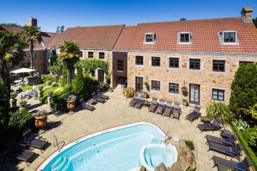 Piscina, Greenhills Country Hotel in Saint Peter