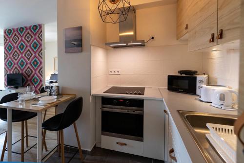 Kitchen, Mor8 in Balatonalmadi