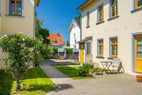 Apartment with Terrace image 3