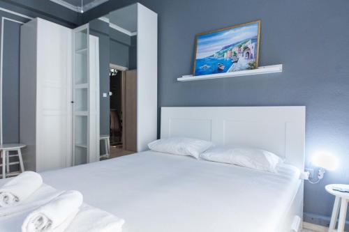 Fresh 1 Bd Apt with Balcony in Kato Patisia - image 2