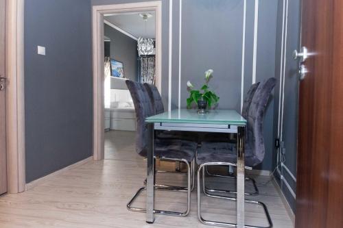 Fresh 1 Bd Apt with Balcony in Kato Patisia - image 4