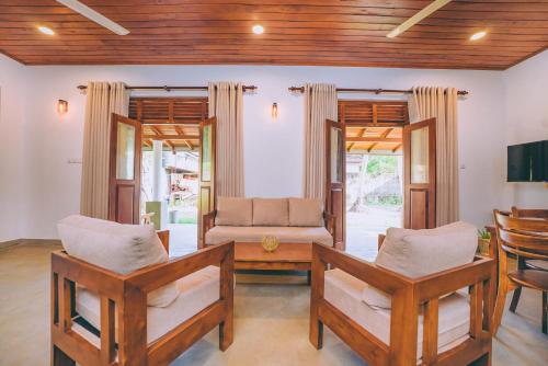 Three-Bedroom Villa image 6