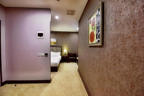 Megaboom City Hotel - image 14