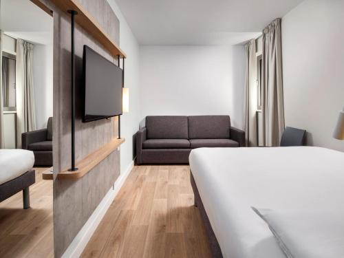 1 double bed, 1 sofa bed