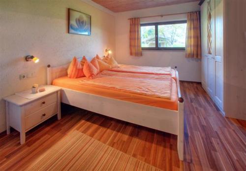 1 king bed, 1 sofa bed