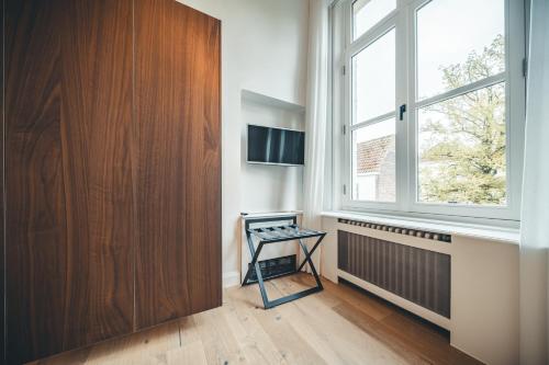 Deluxe Double Room with Bath image 10