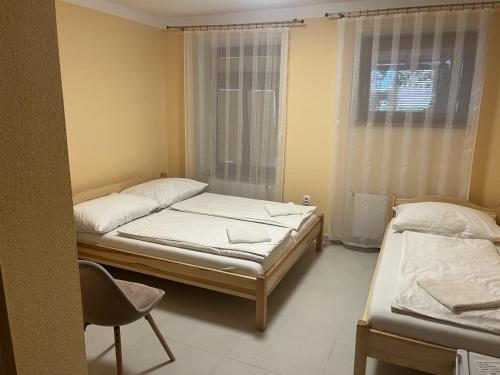 VT6 House & Restaurant Room Type - Triple Room with Shower