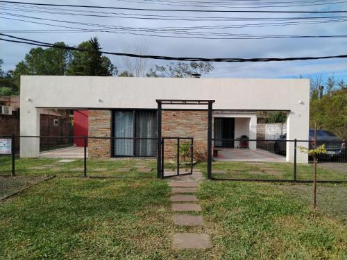 Casa nueva, muy cómoda en Termas