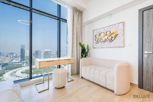 Steps Away from Top Attractions Studio with Serene Views, Regina Tower, Jumeirah Village Circle by Deluxe Holiday Homes, Дубай (фото 2)