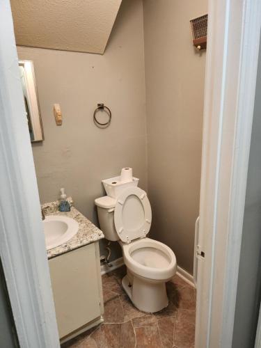 Quiet comfort room near shopping and attractions in Fayetteville, USA
