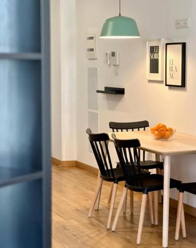 One-Bedroom Apartment image 7