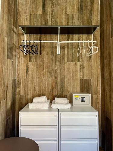 One-Bedroom Apartment image 2