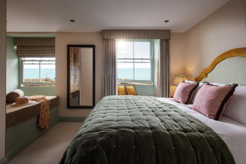 Pier House Room Type - Signature View Double