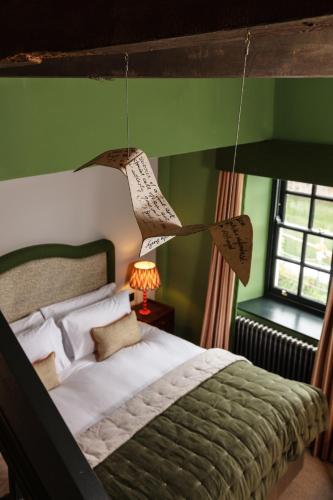 Superior Double Room with Harbour View image 5