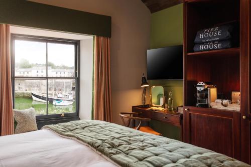Superior Double Room with Harbour View image 8