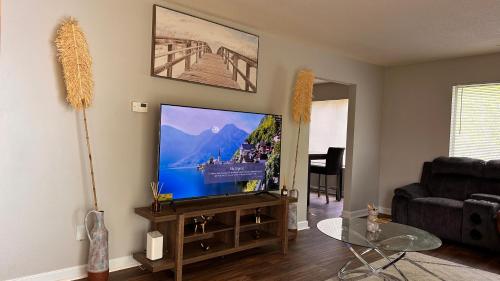 Indy Penthouse Luxe 1BEDROOM 1 and Half BATHROOM in Indianapolis, USA