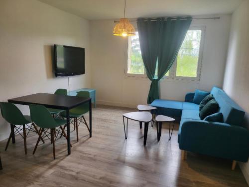 Le Temps d'un Séjour Clermont-Ferrand F3 2 chambres 1 chambre avec 1 lit simple et 1 chambre avec 2 lits doubles et 1 Garage - Location saisonnière - Clermont-Ferrand