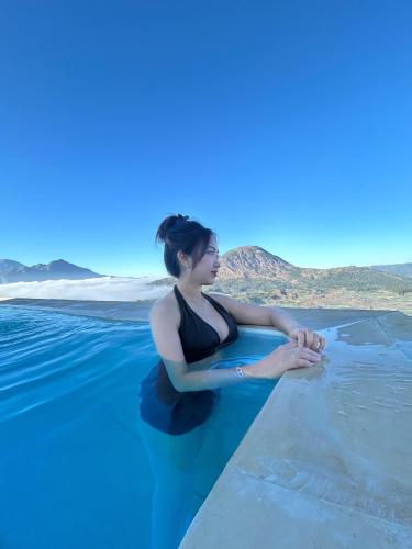 Pinggan Volcano - Tap to explore photos