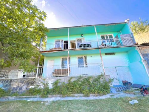 Vista exterior, Villa in Bjni in Arzakan