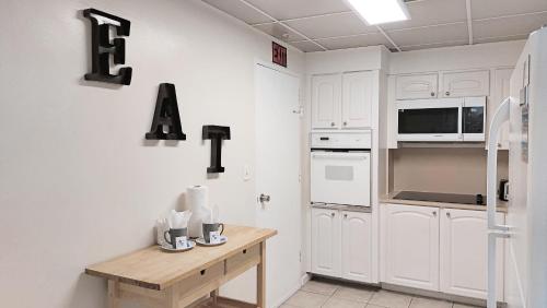 One Bedroom Apartment on the beach - image 33