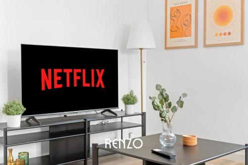 Bright and Warm 1-bed Apartment in Newark on-Trent by Renzo, Perfect for Contractors, Sleeps 4! Bright and Warm 1-bed Apartment in Newark on-Trent by Renzo, Perfect for Contractors, Sleeps 4!