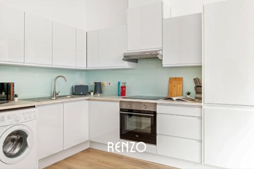 Bright and Warm 1-bed Apartment in Newark on-Trent by Renzo, Perfect for Contractors, Sleeps 4! Bright and Warm 1-bed Apartment in Newark on-Trent by Renzo, Perfect for Contractors, Sleeps 4!