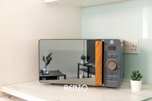 Bright and Warm 1-bed Apartment in Newark on-Trent by Renzo, Perfect for Contractors, Sleeps 4! Bright and Warm 1-bed Apartment in Newark on-Trent by Renzo, Perfect for Contractors, Sleeps 4!