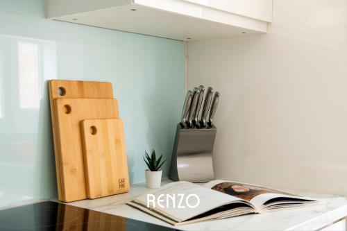 Bright and Warm 1-bed Apartment in Newark on-Trent by Renzo, Perfect for Contractors, Sleeps 4! Bright and Warm 1-bed Apartment in Newark on-Trent by Renzo, Perfect for Contractors, Sleeps 4!