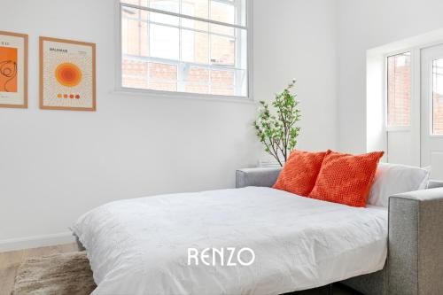 Bright and Warm 1-bed Apartment in Newark on-Trent by Renzo, Perfect for Contractors, Sleeps 4! Bright and Warm 1-bed Apartment in Newark on-Trent by Renzo, Perfect for Contractors, Sleeps 4!