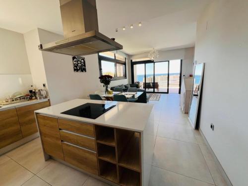 Люкс аппартаменты с фантастическим видом Sunset Waves, Benidorm (photo 3)