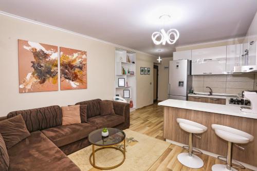 R&B City Center Apartment, Тирана