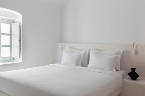 1 queen bed, 1 sofa bed