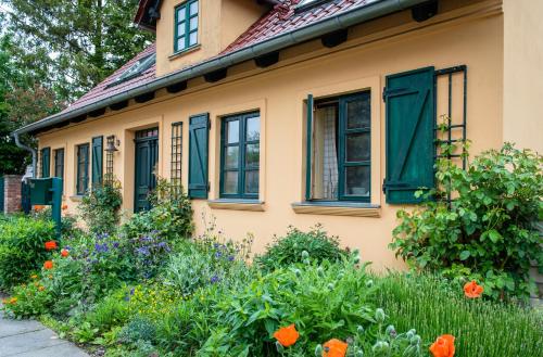 Hotelli välisilme, Ferienhaus Lebuser Land fur bis zu 4 Personen mit 1300 qm Garten und Privatsauna, grandiosen Blick u in Lebus