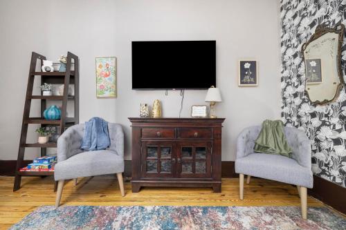 Historic remodeled home near State Street in Bristol, USA