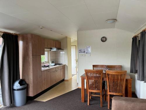 Konyha, Vinkestek Verhuur in Baambrugse Zuwe