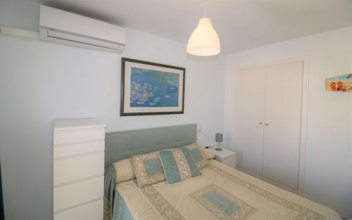 Habitat superior PRIMERA LINEA Playa Romana ALBERT VILLAS - image 3