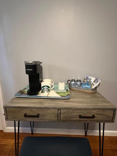 Peaceful 1BR easy commute, urban suburban mix feel in Boston Peaceful 1BR easy commute, urban suburban mix feel in Boston