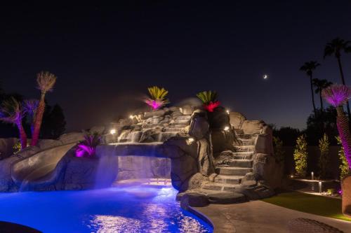 HÓZHÓ Estate on the Riviera Oasis