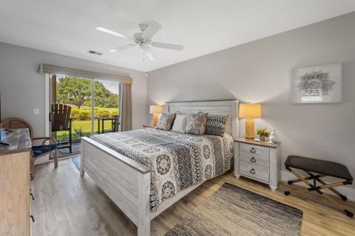 4th Hole Retreat at True Blue-Ground Floor condo in Pawleys Island, USA