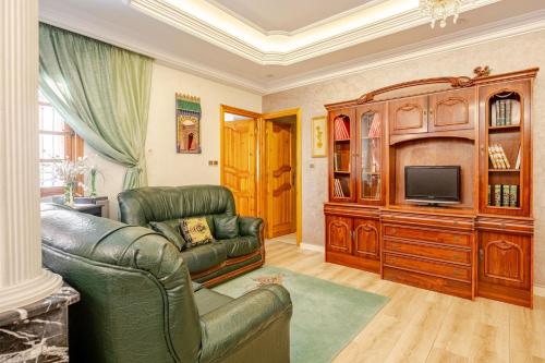 공용 라운지/TV 시청 구역, Rabat Salé - Layover Guest House Apartement 1 near Airport (Rabat Sale - Layover Guest House Apartement 1 near Airport) in 벨 아루시