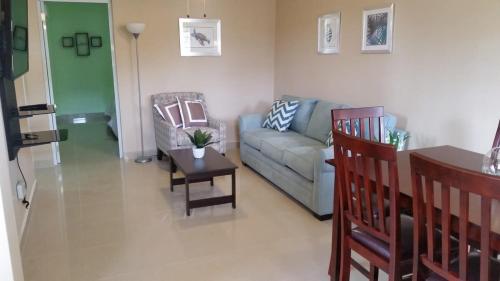 2 bedrooms, 4 beds