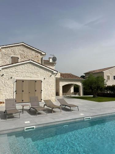 Villa Oblica