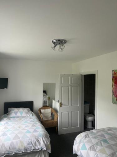 Five Oaks - image 5