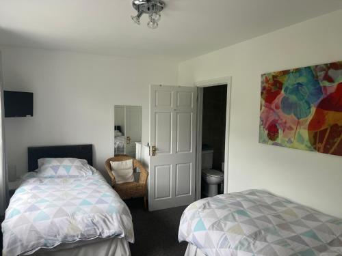 Five Oaks - image 6